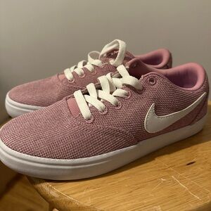 Nike SB Women’s Sneakers